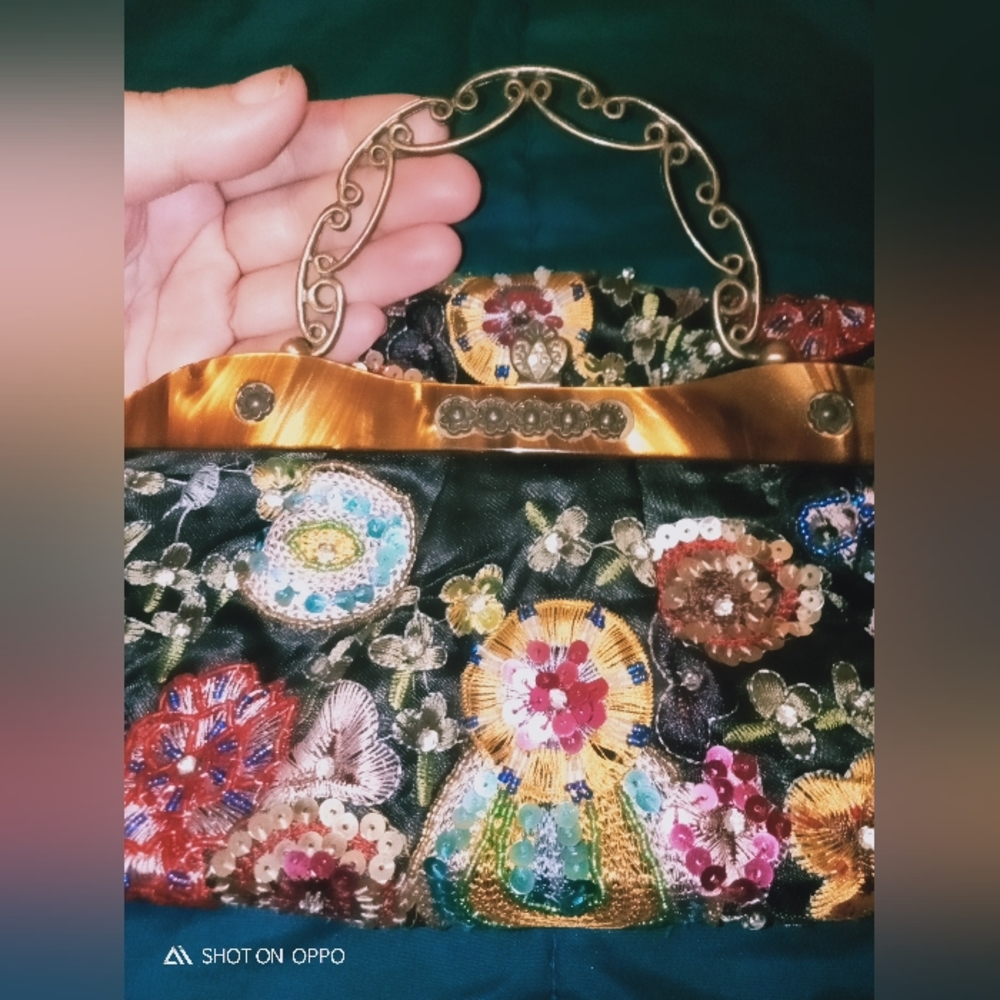 LULLU LALLA multicolor sequin/ bead/ diamante kisslock evening π - Picture 3 of 16